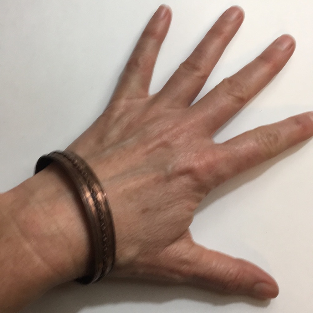 💋Copper Cuff bracelet twist detail 7” length - Picture 4 of 7